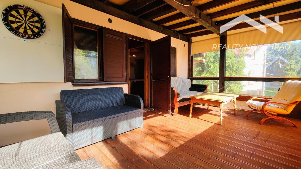 Jedinečná Rekreačná chata Ružiná: Relax so saunou a bazénom - ideálne na celoročné bývanie!