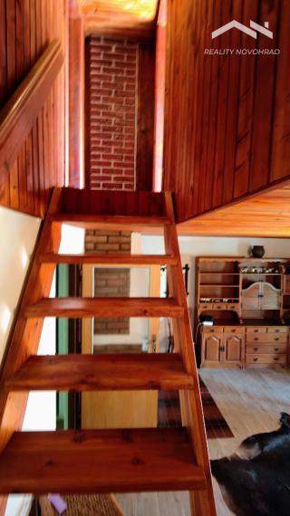 Jedinečná Rekreačná chata Ružiná: Relax so saunou a bazénom - ideálne na celoročné bývanie!