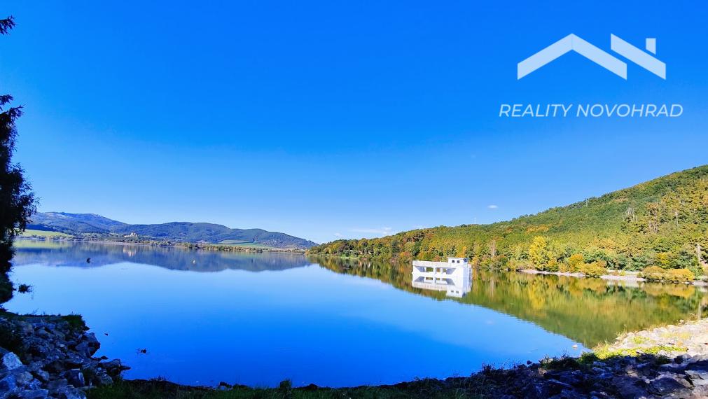 Jedinečná Rekreačná chata Ružiná: Relax so saunou a bazénom - ideálne na celoročné bývanie!