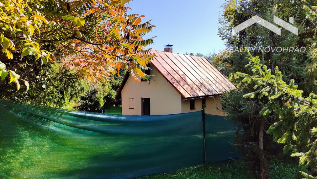 Jedinečná Rekreačná chata Ružiná: Relax so saunou a bazénom - ideálne na celoročné bývanie!