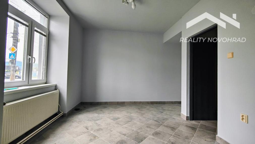 Fiľakovo – Polyfunkčný objekt s Veľkým Potenciálom: Gastro, Ubytovanie aj Služby