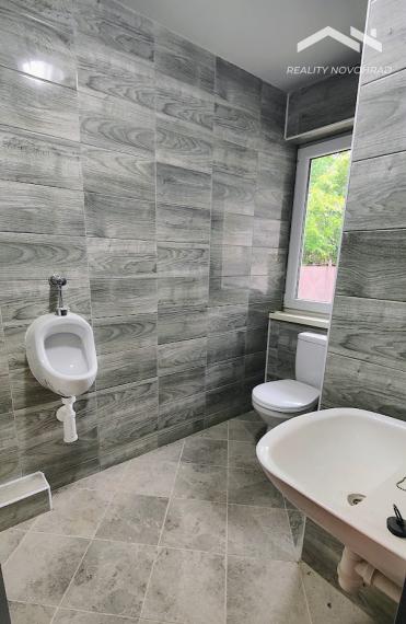 Fiľakovo – Polyfunkčný objekt s Veľkým Potenciálom: Gastro, Ubytovanie aj Služby