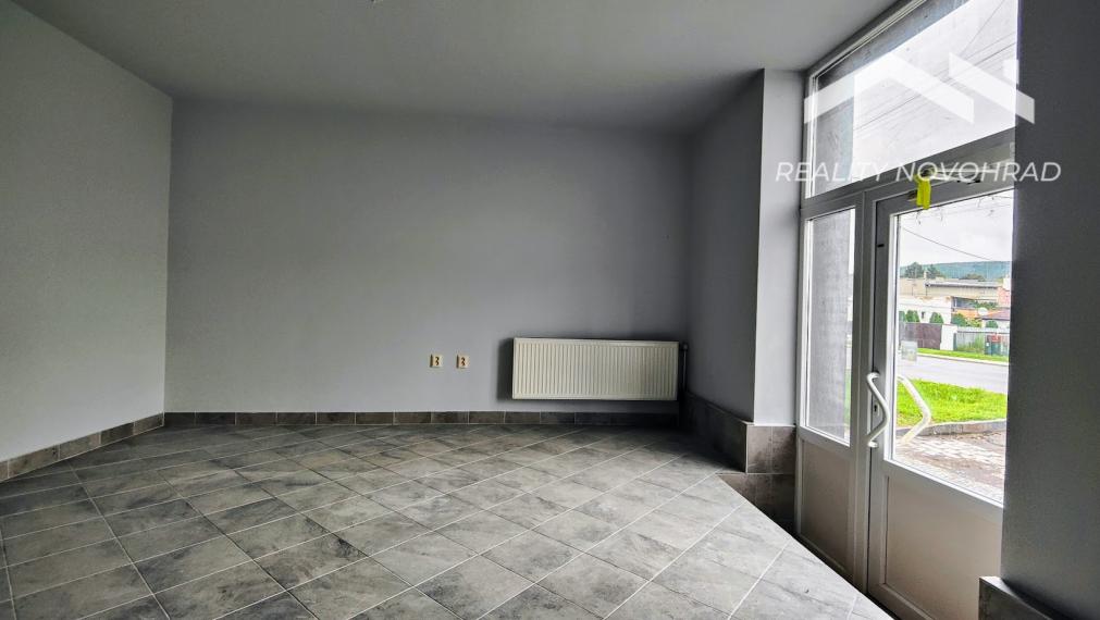 Fiľakovo – Polyfunkčný objekt s Veľkým Potenciálom: Gastro, Ubytovanie aj Služby