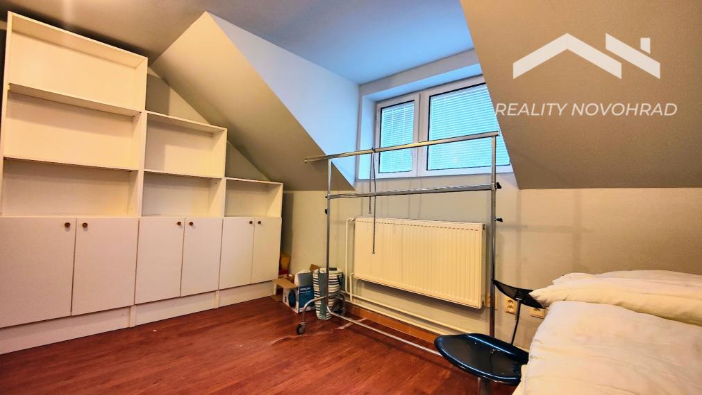 Fiľakovo – Polyfunkčný objekt s Veľkým Potenciálom: Gastro, Ubytovanie aj Služby