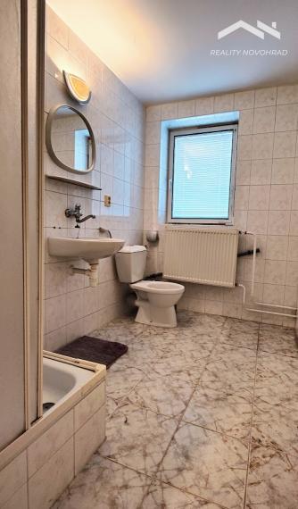 Fiľakovo – Polyfunkčný objekt s Veľkým Potenciálom: Gastro, Ubytovanie aj Služby