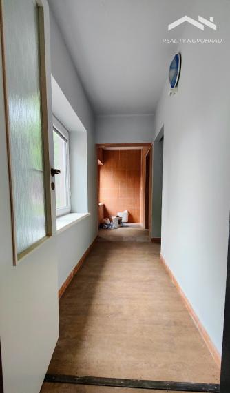 Fiľakovo – Polyfunkčný objekt s Veľkým Potenciálom: Gastro, Ubytovanie aj Služby