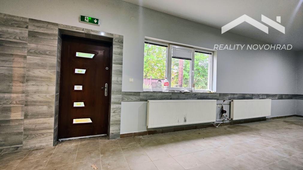 Fiľakovo – Polyfunkčný objekt s Veľkým Potenciálom: Gastro, Ubytovanie aj Služby