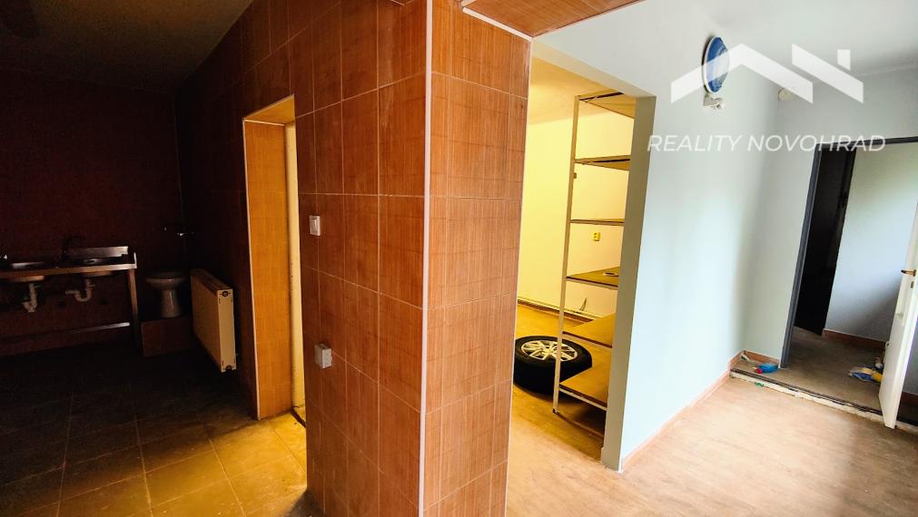 Fiľakovo – Polyfunkčný objekt s Veľkým Potenciálom: Gastro, Ubytovanie aj Služby