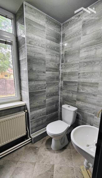 Fiľakovo – Polyfunkčný objekt s Veľkým Potenciálom: Gastro, Ubytovanie aj Služby