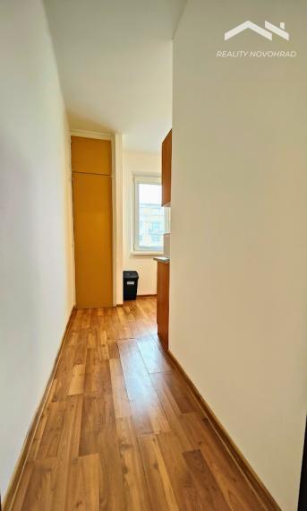 Prémiová ponuka: Štýlový 2-izbový byt s balkónom v absolútnom centre Lučenca