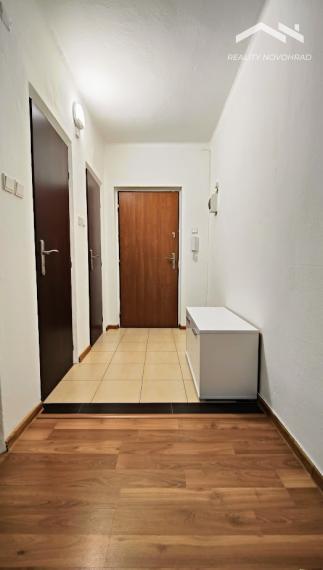 Prémiová ponuka: Štýlový 2-izbový byt s balkónom v absolútnom centre Lučenca