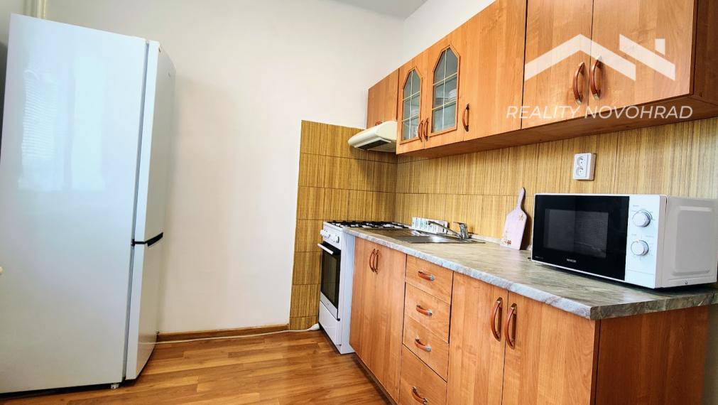 Prémiová ponuka: Štýlový 2-izbový byt s balkónom v absolútnom centre Lučenca