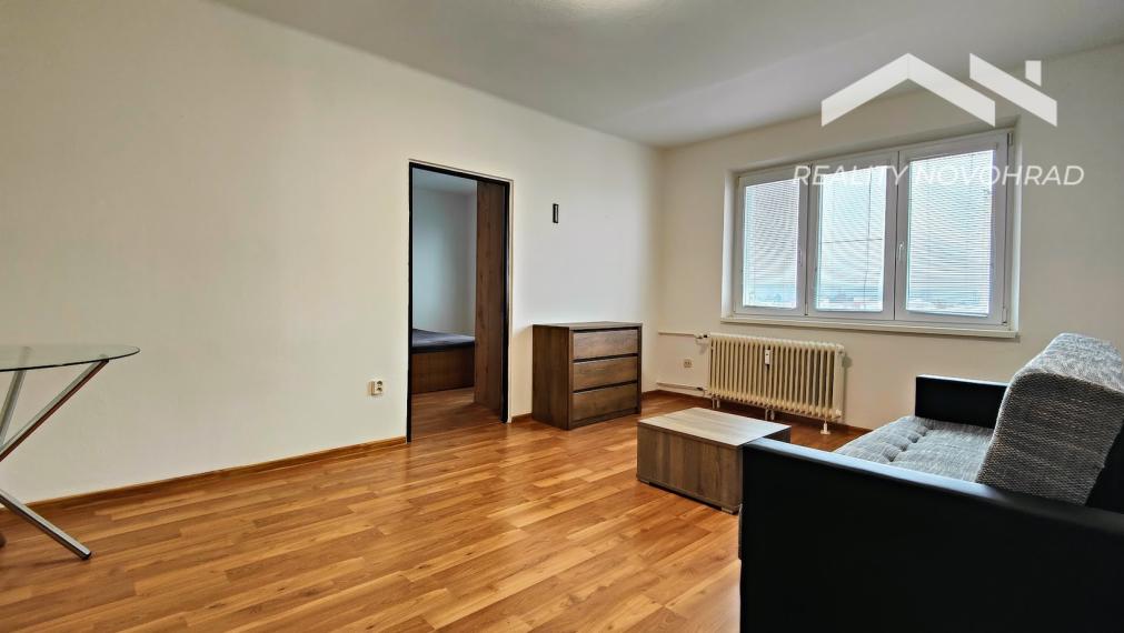 Prémiová ponuka: Štýlový 2-izbový byt s balkónom v absolútnom centre Lučenca