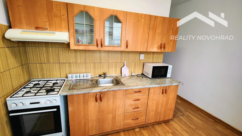 Prémiová ponuka: Štýlový 2-izbový byt s balkónom v absolútnom centre Lučenca