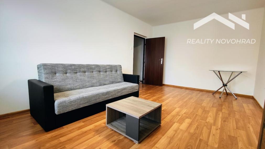 Prémiová ponuka: Štýlový 2-izbový byt s balkónom v absolútnom centre Lučenca