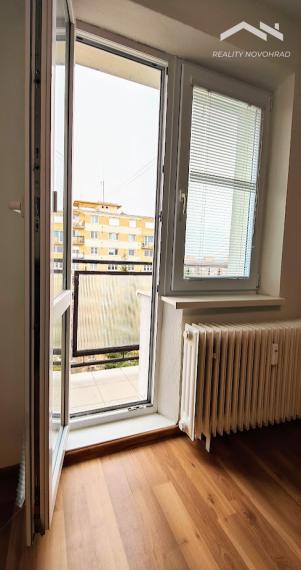 Prémiová ponuka: Štýlový 2-izbový byt s balkónom v absolútnom centre Lučenca