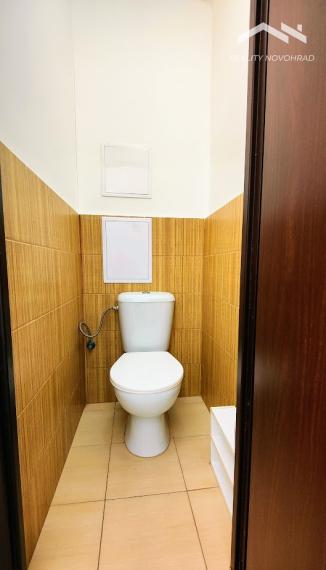 Prémiová ponuka: Štýlový 2-izbový byt s balkónom v absolútnom centre Lučenca