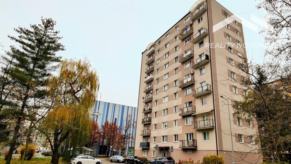 Prenájom: Moderný 2-izbový byt s balkónom v centre Lučenca – pripravený na okamžité nasťahovanie!