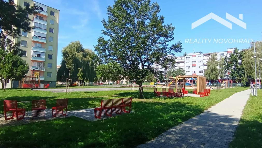 Štýlový 2+1 izbový byt s loggiou v zelenej časti Poltára – Sklárska ulica