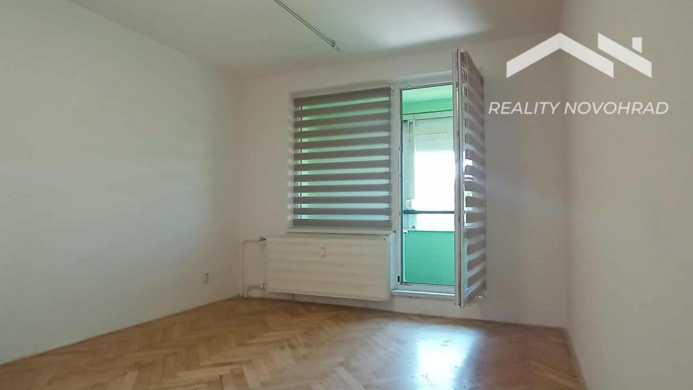 Štýlový 2+1 izbový byt s loggiou v zelenej časti Poltára – Sklárska ulica