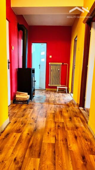 Dvojpodlažný rodinný dom v obľúbenej lokalite Malá Ves