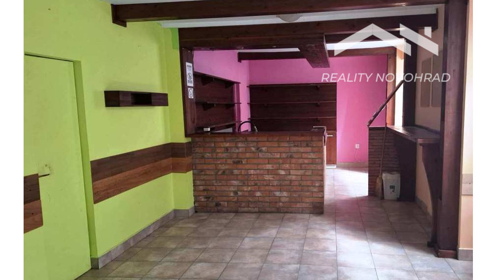 ATRAKTÍVNY priestor na PODNIKANIE v STREDE MESTA LUČENEC