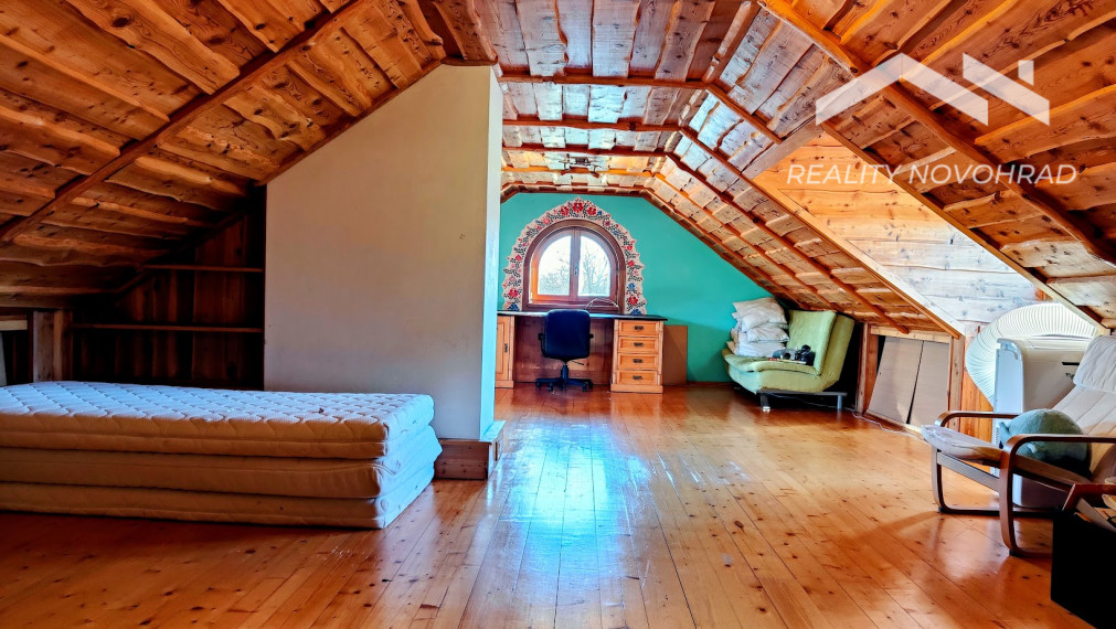 Vidiecka usadlosť Breznička – 2,3 ha areál s bazénom, stajňou a potenciálom pre agroturistický projekt.