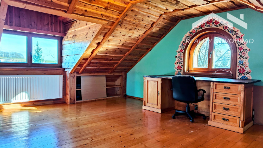 Vidiecka usadlosť Breznička – 2,3 ha areál s bazénom, stajňou a potenciálom pre agroturistický projekt.