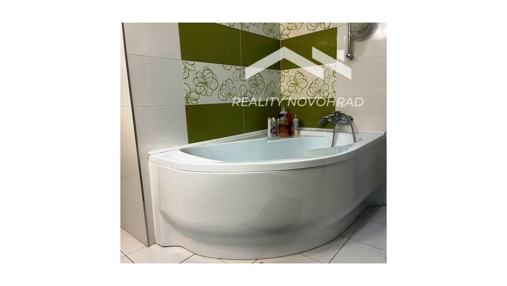 VIDINÁ okr. LUČENEC - RD 240 m2 , BAZÉN, TERASA, GARÁŽ - komplet zrekonštruovaný a zariadený