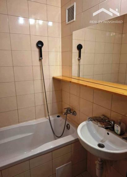 Rúbanisko I - 2 - izbový byt 46 m2, BALKÓN, čiastočná rekonštrukcia, KRÁSNY VÝHĽAD na okolie