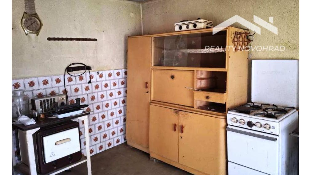 POLTÁR 2 izbový VÍKENDOVÝ domček (chalupa) na pozemku 1193 m2