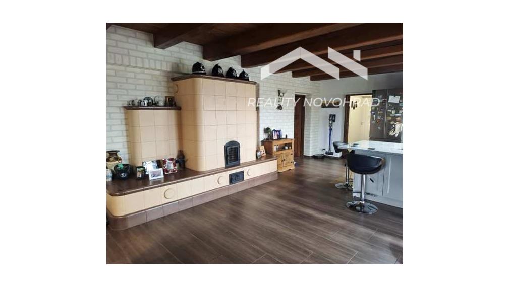 LUKOVIŠTIA okr. RIMAVSKÁ SOBOTA -  štýlovo zrekonštruovaná RODINNÁ USADLOSŤ 1,8 ha s bohatým zázemím