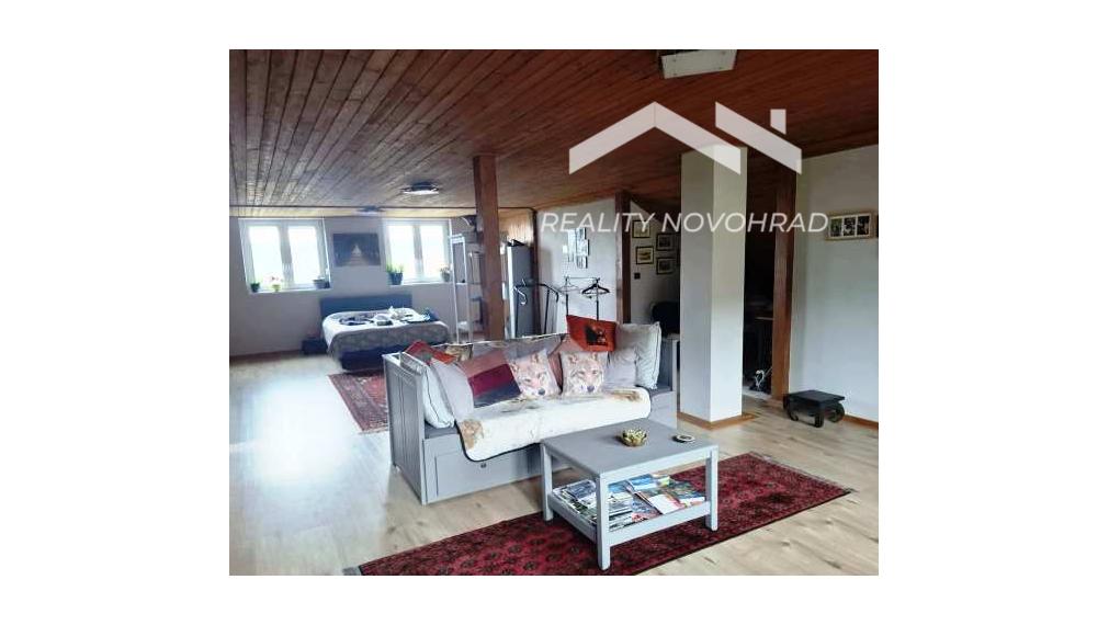 LUKOVIŠTIA okr. RIMAVSKÁ SOBOTA -  štýlovo zrekonštruovaná RODINNÁ USADLOSŤ 1,8 ha s bohatým zázemím