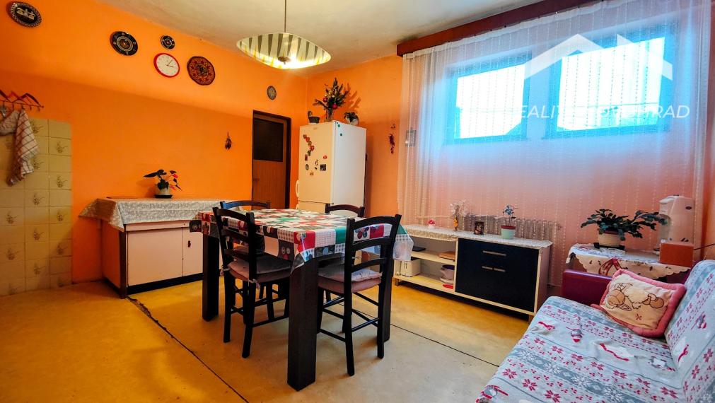 🏡 Rodinný dom s potenciálom v pokojnej časti Lučenca – Opatová