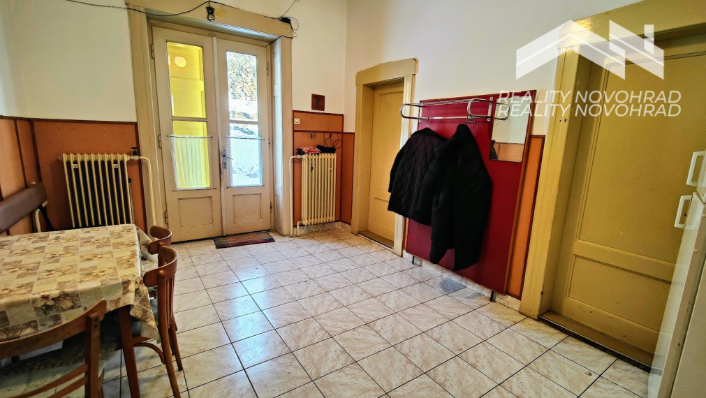 Rodinný dom s jedinečnou atmosférou a veľkorysým priestorom – Lovinobaňa