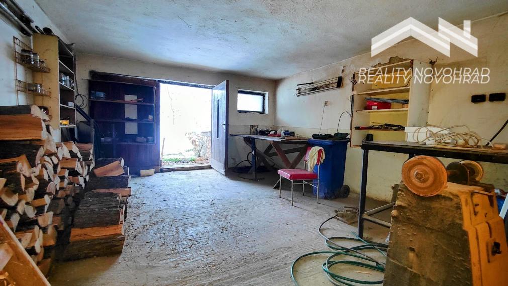 🏡AKCIA -  Rodinný dom s perspektívou modernizácie - Opatová, Lučenec