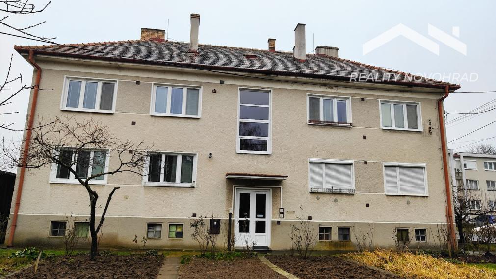 Komorné bývanie v tehlovom dome: 2-izbový byt so záhradkou – Halič