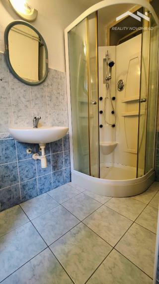 Komorné bývanie v tehlovom dome: 2-izbový byt so záhradkou – Halič