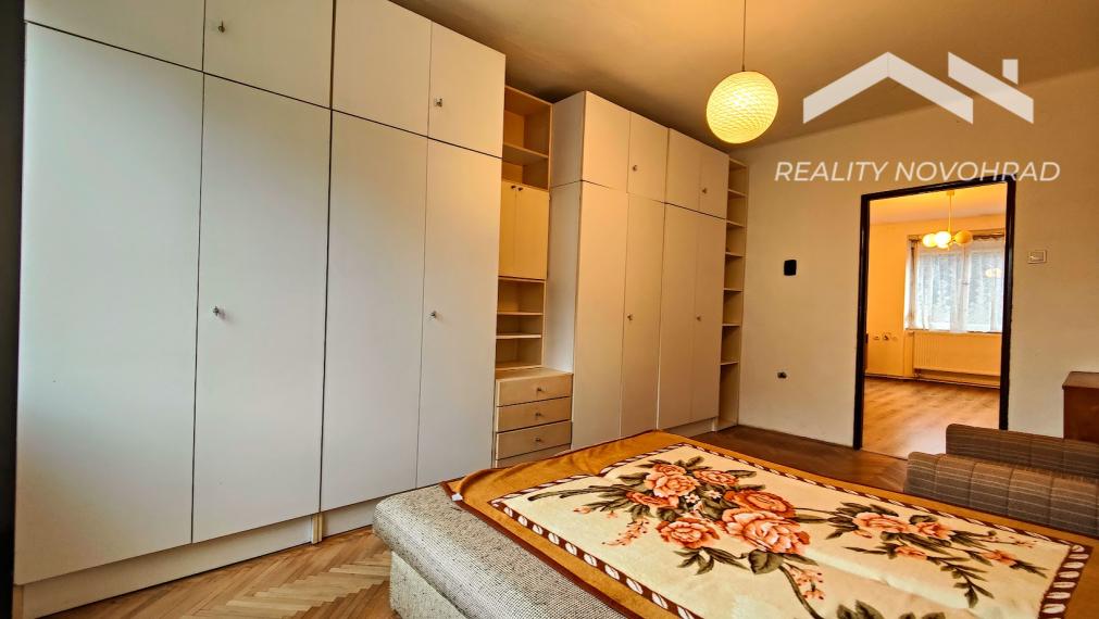 Komorné bývanie v tehlovom dome: 2-izbový byt so záhradkou – Halič