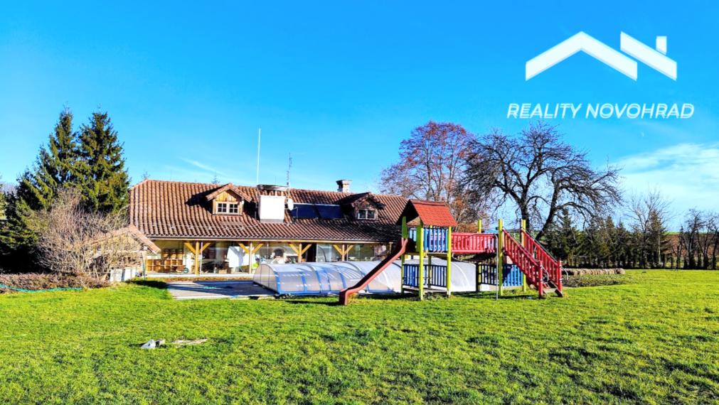 NOVÁ CENA: Rodinná usadlosť ideálna pre milovníkov koní a pokojného vidieckeho života