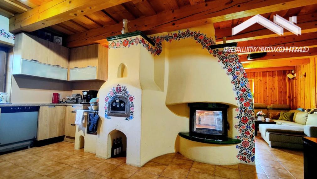 NOVÁ CENA: Rodinná usadlosť ideálna pre milovníkov koní a pokojného vidieckeho života