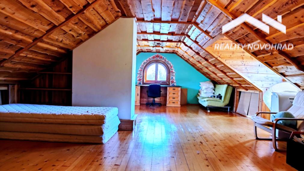 NOVÁ CENA: Rodinná usadlosť ideálna pre milovníkov koní a pokojného vidieckeho života