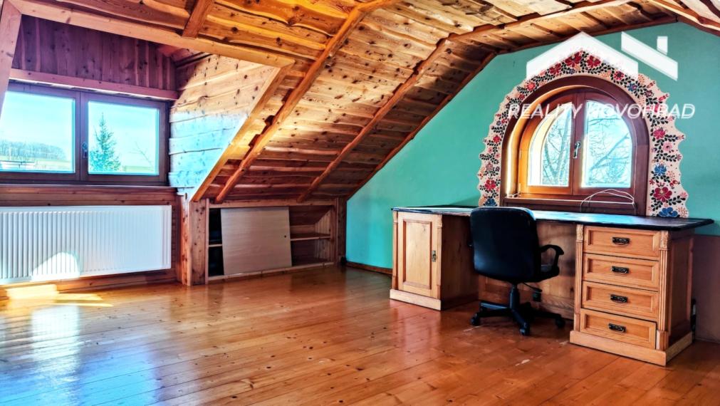 NOVÁ CENA: Rodinná usadlosť ideálna pre milovníkov koní a pokojného vidieckeho života