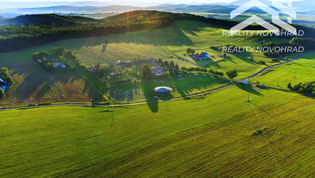 NOVÁ CENA: Rodinná usadlosť ideálna pre milovníkov koní a pokojného vidieckeho života