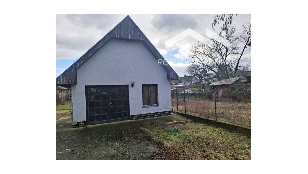 TOMÁŠOVCE okr. Lučenec - Priestranný 3-podlažný dom – 2 BYTY, KRB. GARÁŽ