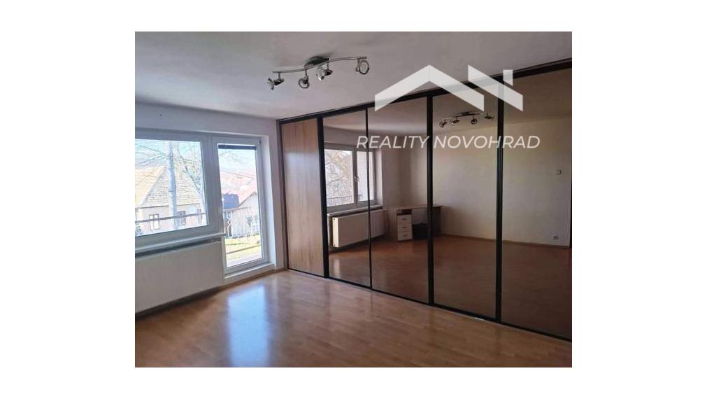 TOMÁŠOVCE okr. Lučenec - Priestranný 3-podlažný dom – 2 BYTY, KRB. GARÁŽ