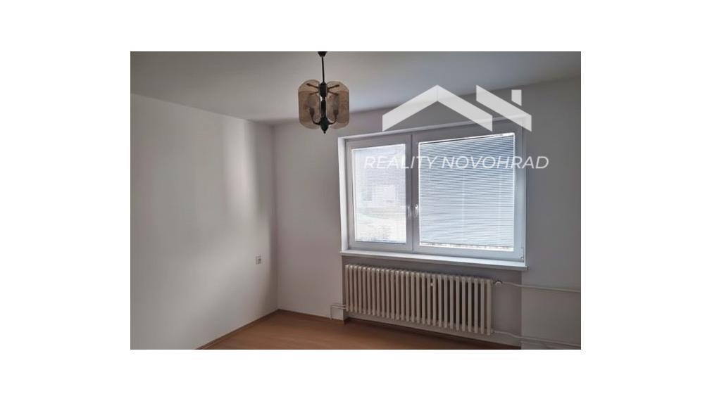 TOMÁŠOVCE okr. Lučenec - Priestranný 3-podlažný dom – 2 BYTY, KRB. GARÁŽ