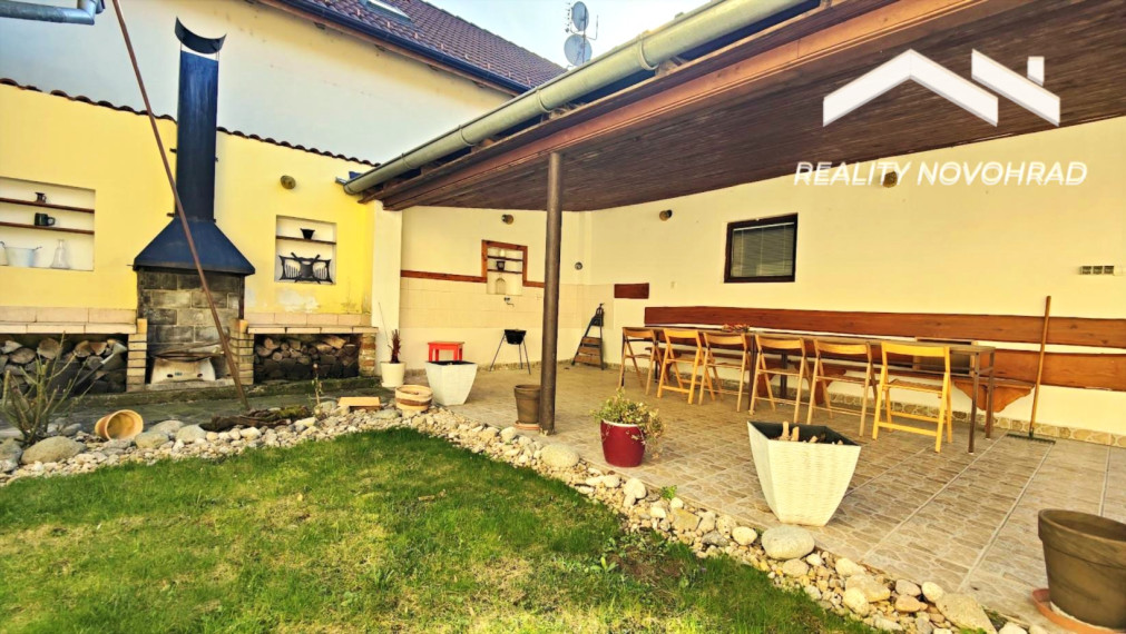 Nadčasový dom pri parku v Lučenci – priestor, štýl a súkromie v dokonalej harmónii