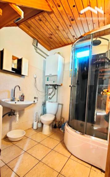 Nadčasový dom pri parku v Lučenci – priestor, štýl a súkromie v dokonalej harmónii