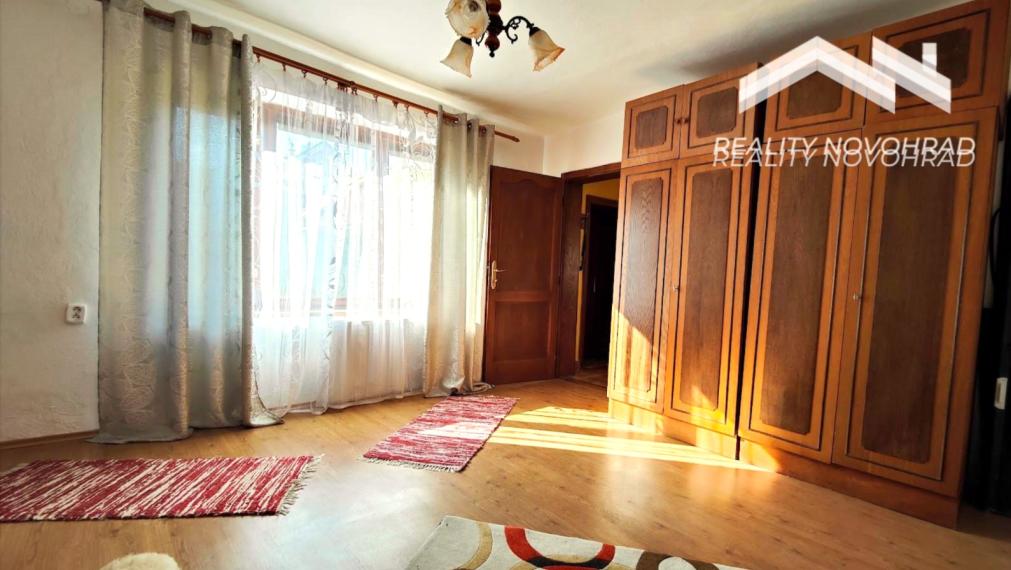 Nadčasový dom pri parku v Lučenci – priestor, štýl a súkromie v dokonalej harmónii